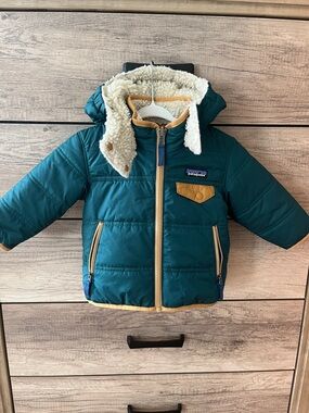 Patagonia Kids Puffy Jacket with Cream Sherpa Hood and Tan Accents